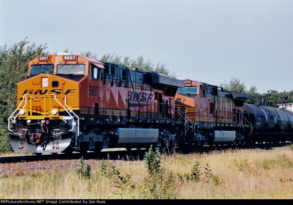 BNSF 5897 East